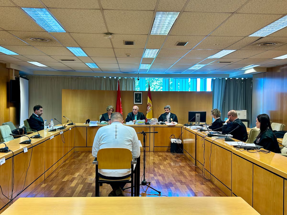 Un director de sucursal acepta devolver los dos millones de euros que robó a 39 clientes que confiaban en él