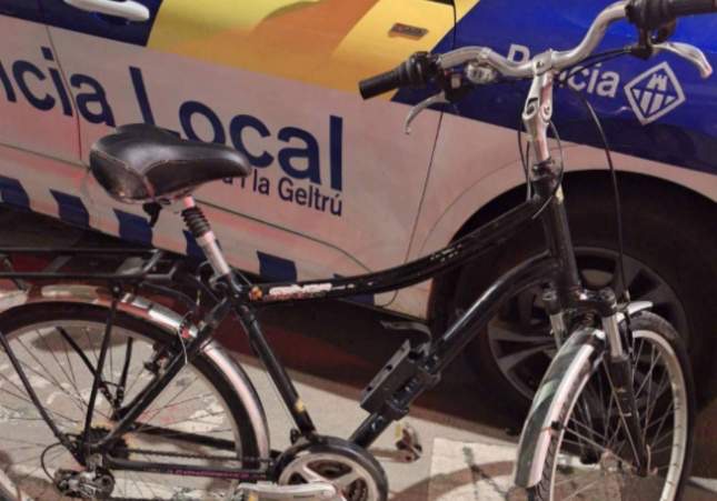 La Policía Local de Vilanova i la Geltrú recupera dos bicis robadas y busca a sus dueños
