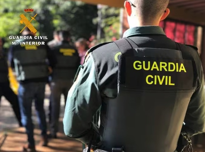 Cae una banda que se hacía pasar por policía para cometer robos violentos en la carretera