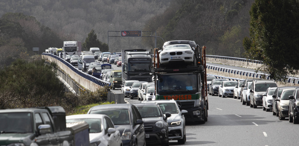 Sujetado con bridas un hombre en Zaragoza para evitar que agrediera a su novia tras un accidente de tráfico