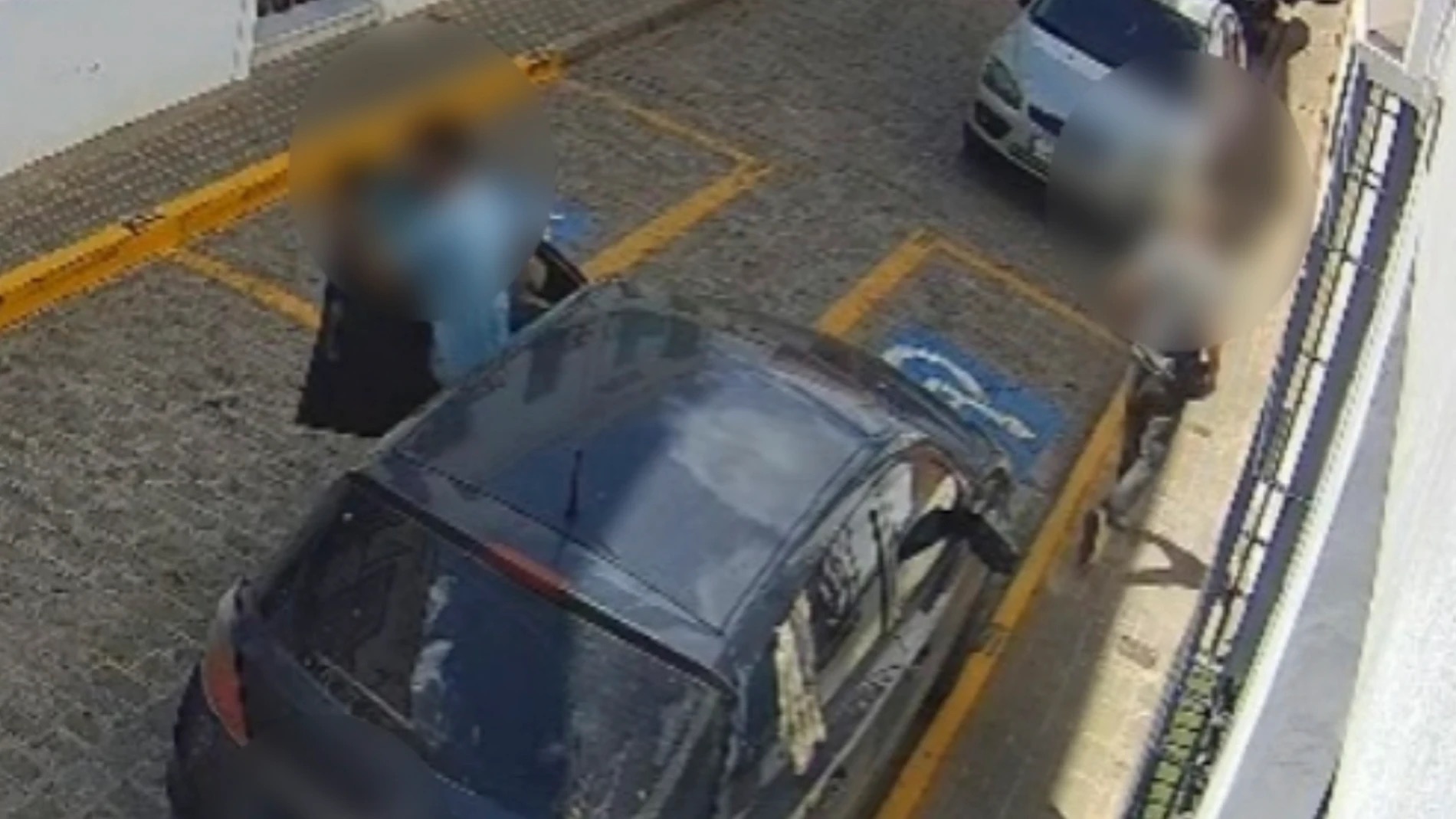 Guardía Civil detiene en Brenes al autor de un robo en vivienda tras atropellar a un agente en persecución temeraria