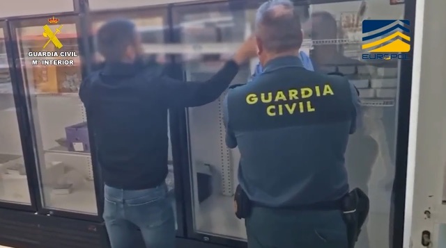 Intervenidos más de 7.500 productos caducados en un supermercado reincidente de Las Palmas