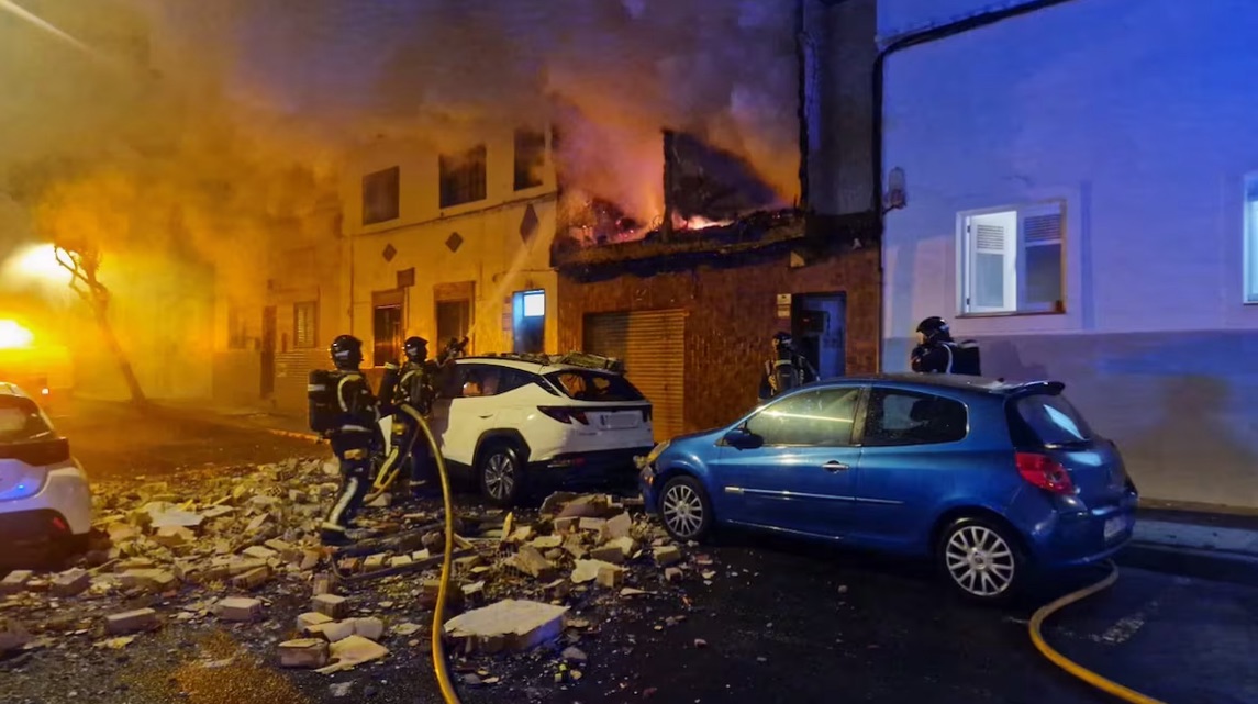 Fallece una mujer tras una explosión y un incendio en una vivienda de La Laguna