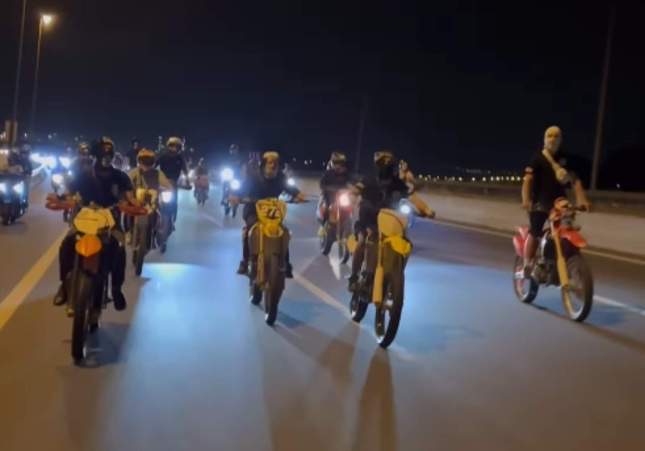 Dos Mossos heridos y un detenido tras una concentración ilegal de motoristas en Rubí