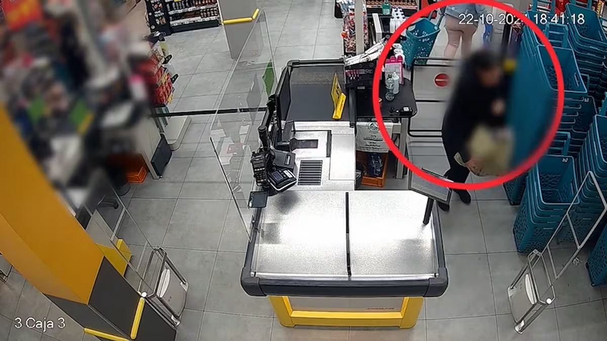 Cae la banda de la caja cerrada: tres detenidas por robar en 14 supermercados de Madrid
