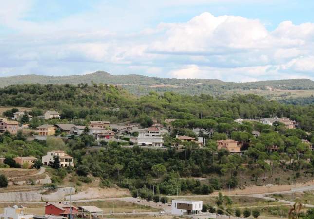 Detenido por intentar matar a un hombre apuñalándolo en plena calle en una urbanización de Gironella