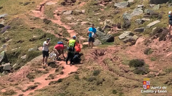 Rescatada en helicóptero una mujer de 69 años tras sufrir una caída en la Sierra de Urbión (Soria)