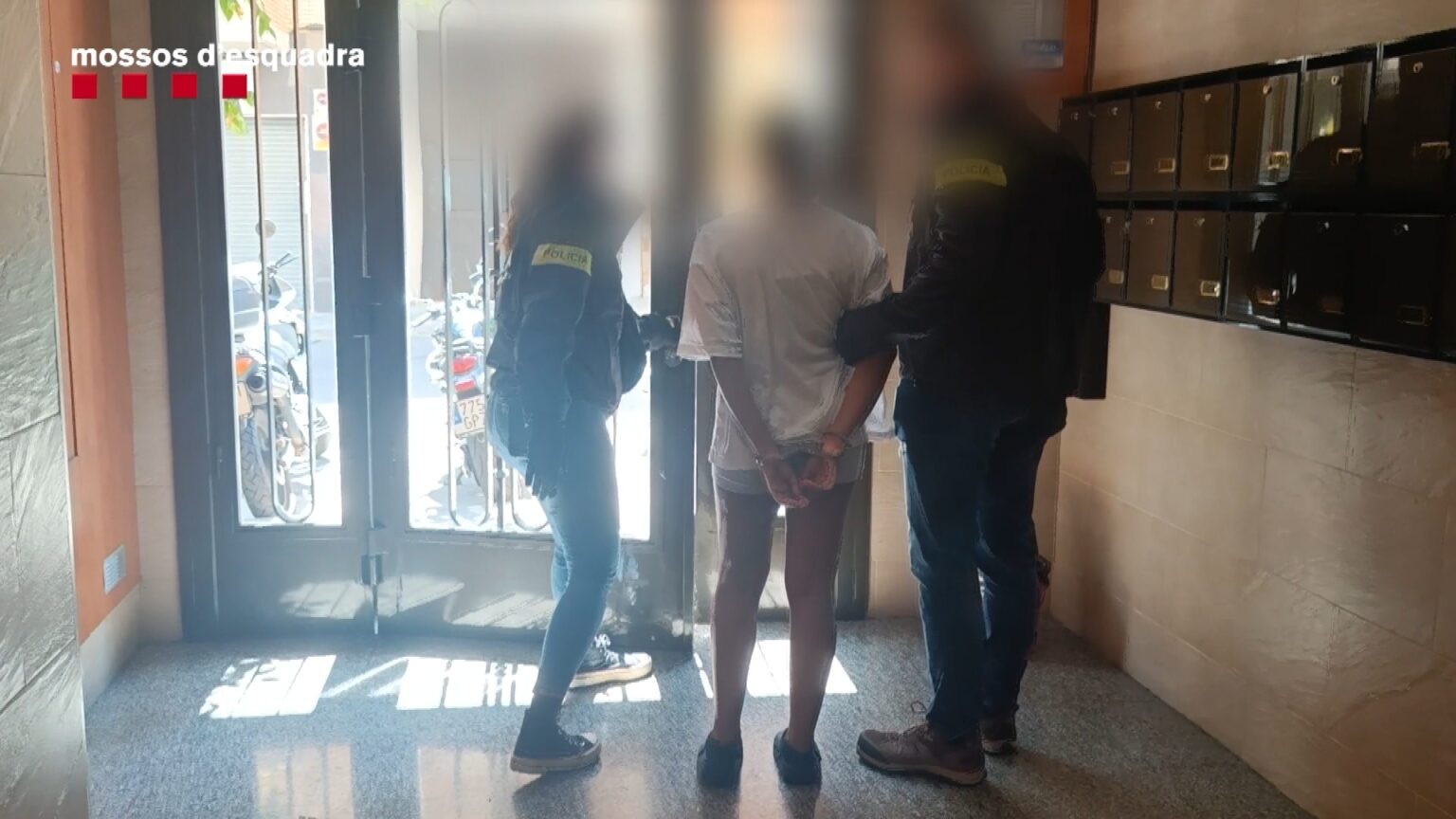 Cinco detenidos por agredir a una persona trans en el barrio de Sant Antoni