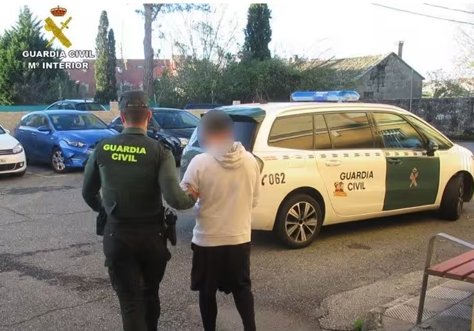 Detenido un hombre por robo con fuerza en una cafetería de Meaño (Pontevedra)