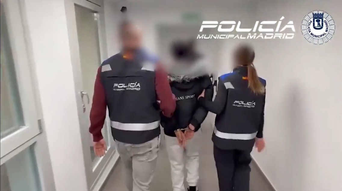 Cae en Carabanchel un joven muy peligroso vinculado a bandas latinas y con varias órdenes de arresto