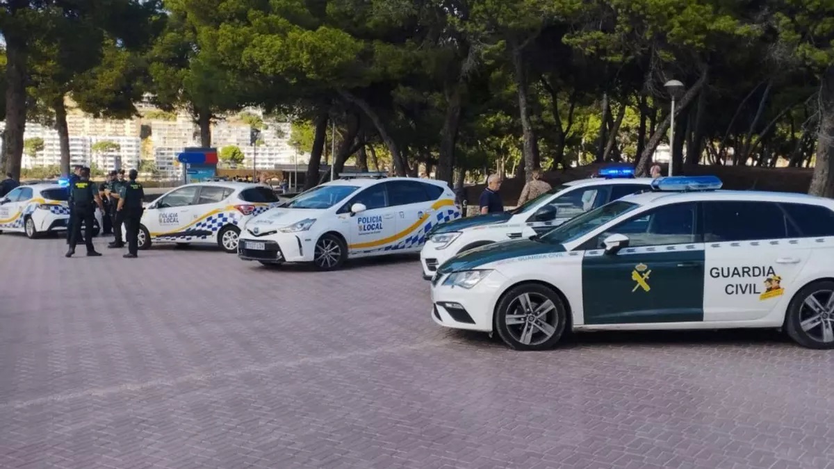 Dos turistas dan una brutal paliza a un hombre y a su nieto de 12 años en una playa de Mallorca