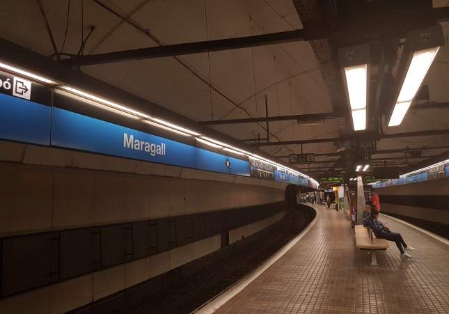 Seis detenidos y un herido grave por apuñalamiento tras una batalla campal en el metro de Barcelona
